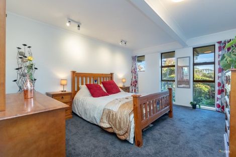 Photo of property in 8 Matuhi Street, Tirohanga, Lower Hutt, 5010