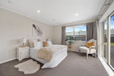 Photo of property in 2 Amadeus Place, Northpark, Auckland, 2013