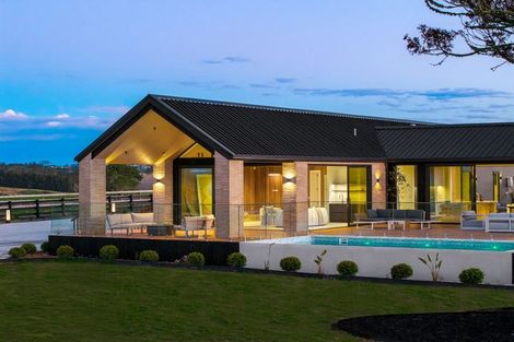 Photo of property in 70 Joseph Dunstan Drive, Taupaki, 0782
