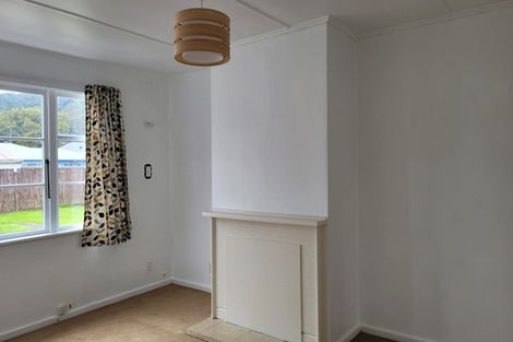 Photo of property in 3 Bryant Grove, Taita, Lower Hutt, 5011