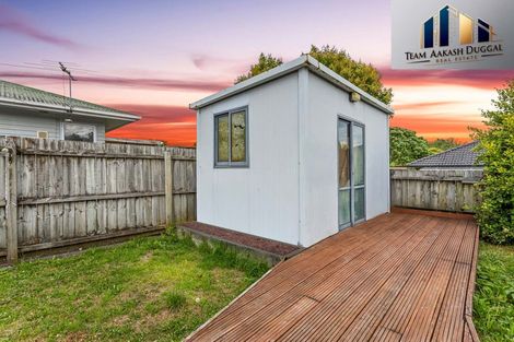 Photo of property in 1c Kuaka Place, New Lynn, Auckland, 0600