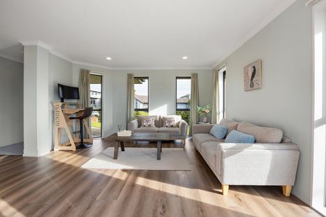 Photo of property in 48 Magellan Rise, Flagstaff, Hamilton, 3210