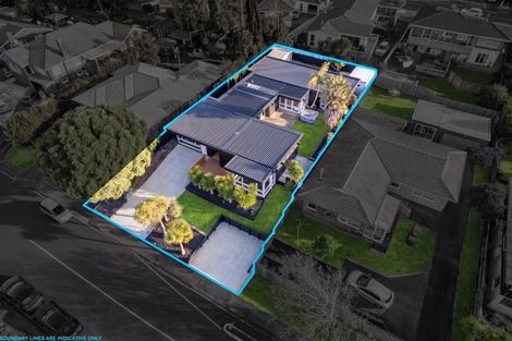 Photo of property in 21 Lawrence Crescent, Hillpark, Auckland, 2102