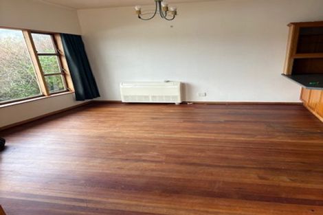 Photo of property in 37 Milne Terrace, Island Bay, Wellington, 6023