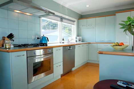 Photo of property in 8 Kotare Street, Waikanae, 5036