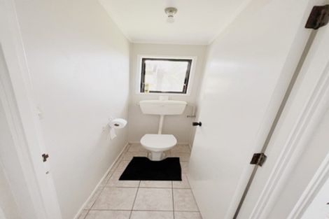 Photo of property in 28 Maugham Drive, Bucklands Beach, Auckland, 2014