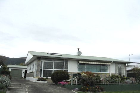 Photo of property in 25 Marlowe Street, Stoke, Nelson, 7011