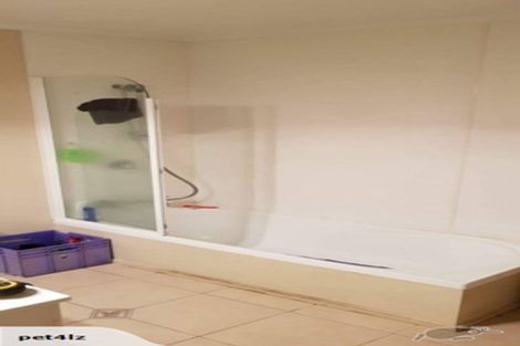 Photo of property in 21 Rhone Avenue, Te Atatu Peninsula, Auckland, 0610