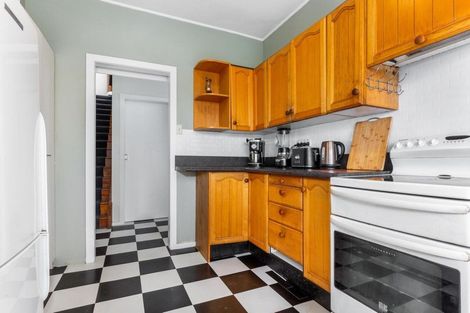 Photo of property in 1 Derby Place, Cannons Creek, Porirua, 5024