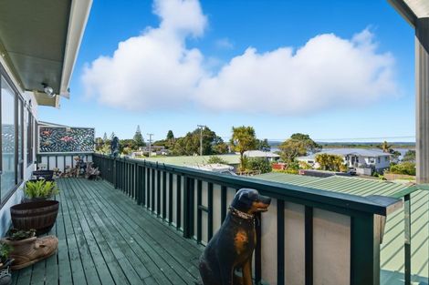 Photo of property in 647 Pukehina Parade, Pukehina, Te Puke, 3189