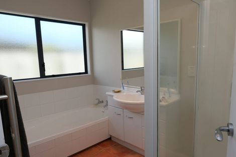 Photo of property in 10 Lorna Irene Drive, Raumati South, Paraparaumu, 5032