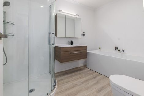 Photo of property in 34 Bluff Road, Kenepuru, Porirua, 5022