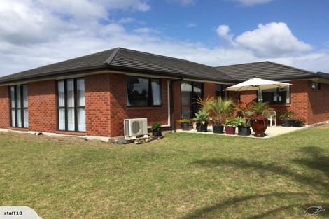 Photo of property in 12 O'farrell Drive, One Tree Point, 0118