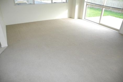 Photo of property in 24 Stranraer Crescent, Wattle Downs, Auckland, 2103