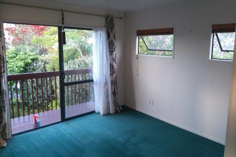 Photo of property in 8 Northcross Drive, Oteha, Auckland, 0632