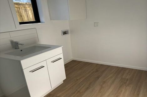 Photo of property in 2/11 Teal Crescent, Beach Haven, Auckland, 0626