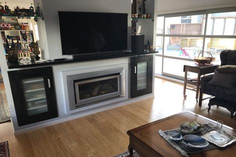 Photo of property in 1 Cherry Grove, Strathmore Park, Wellington, 6022