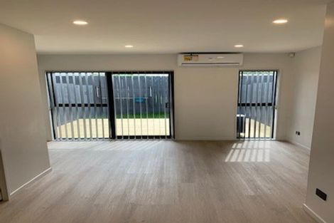 Photo of property in 6/72 Tiraumea Drive, Pakuranga, Auckland, 2010