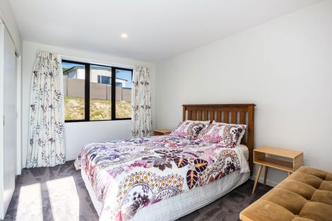 Photo of property in 14 The Fjord, Aotea, Porirua, 5024