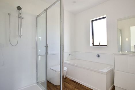 Photo of property in 111a Lancaster Road, Beach Haven, Auckland, 0626