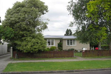 Photo of property in 12a Waiari Road, Conifer Grove, Takanini, 2112