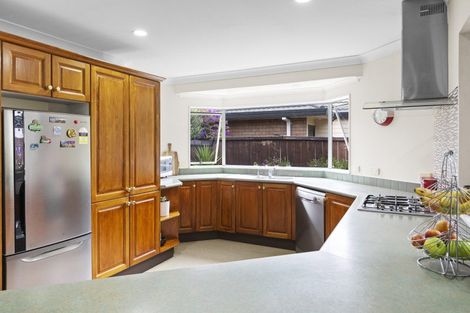 Photo of property in 37 Hastings Place, Hamilton Lake, Hamilton, 3204