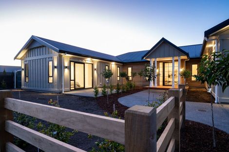 Photo of property in 8 Gage Lane, Havelock North, 4130