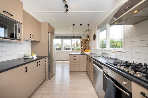 Photo of property in 17 Lipscombe Crescent, Havelock North, 4130