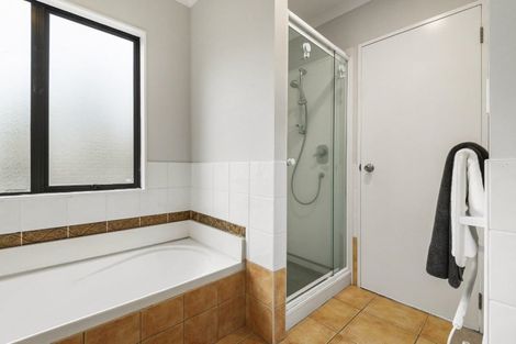 Photo of property in 1/6 Sunnydale Place, Oteha, Auckland, 0632