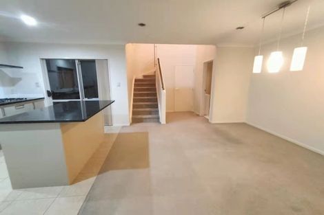 Photo of property in 4 Liscooly Place, Flat Bush, Auckland, 2019