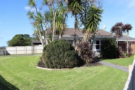 Photo of property in 1/8 Waikaremoana Place, Pakuranga Heights, Auckland, 2010
