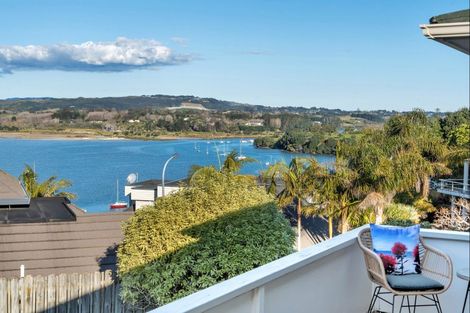 Photo of property in 23 Callender Place, Shelly Park, Auckland, 2014