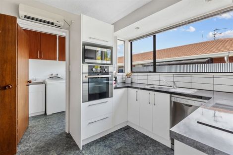 Photo of property in 2/151 Northcote Road, Northcote, Christchurch, 8052