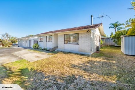 Photo of property in 2/32 Ballater Place, Highland Park, Auckland, 2010