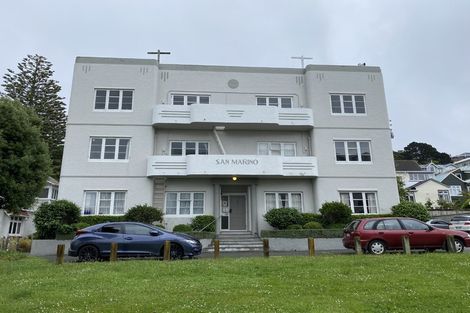 Photo of property in San Marino Apartments, 2/4 Oak Park Avenue, Te Aro, Wellington, 6011