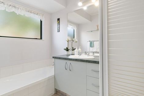 Photo of property in 10 James Henry Avenue, Papamoa Beach, Papamoa, 3118