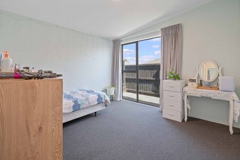 Photo of property in 9a Cuffs Road, Wainoni, Christchurch, 8061