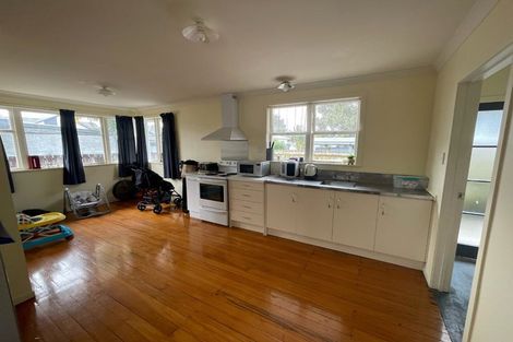 Photo of property in 12 Martin Road, Manurewa, Auckland, 2102