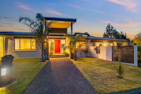 Photo of property in 41 Mount Marua Way, Timberlea, Upper Hutt, 5018