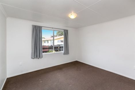 Photo of property in 4 Villa Place, Bell Block, New Plymouth, 4312