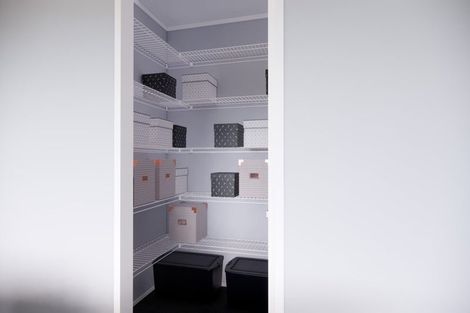 Photo of property in 32 Evergreen Parade, Rosehill, Papakura, 2113