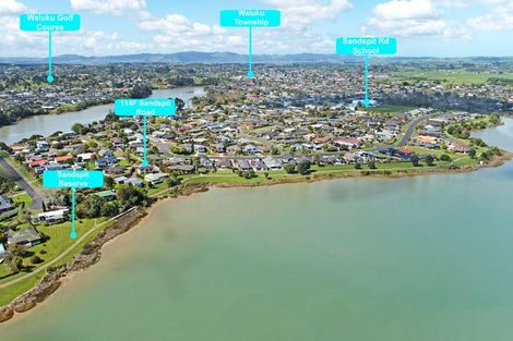 Photo of property in 114f Sandspit Road, Waiuku, 2123