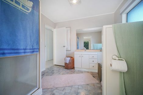 Photo of property in 21 Ian Sage Avenue, Torbay, Auckland, 0630