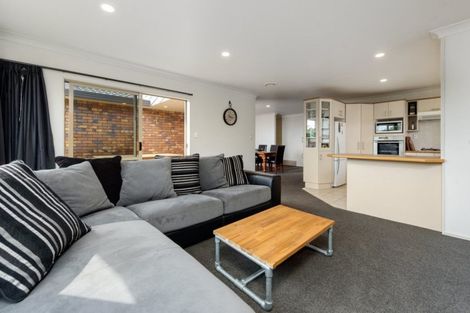 Photo of property in 54 Fairview Place, Te Puke, 3119