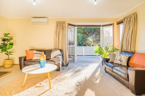 Photo of property in 20 Rutherford Drive, Waikanae Beach, Waikanae, 5036