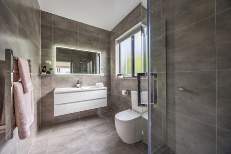 Photo of property in 3 Vintry Drive, Kumeu, 0810