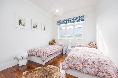 Photo of property in 16 Warwick Street, Morningside, Auckland, 1022