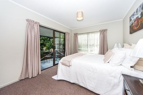 Photo of property in 33 Mcquarrie Avenue, Wattle Downs, Auckland, 2103