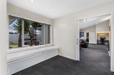 Photo of property in 7 Corsican Grove, Parklands, Christchurch, 8083