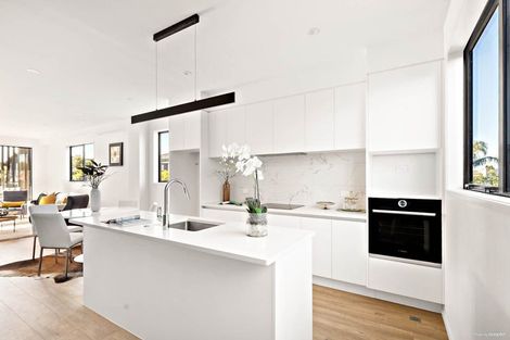 Photo of property in 19/54 Taharoto Road, Takapuna, Auckland, 0622